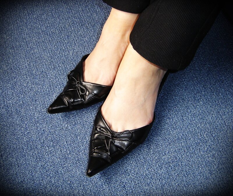 Black Pointed Shoes