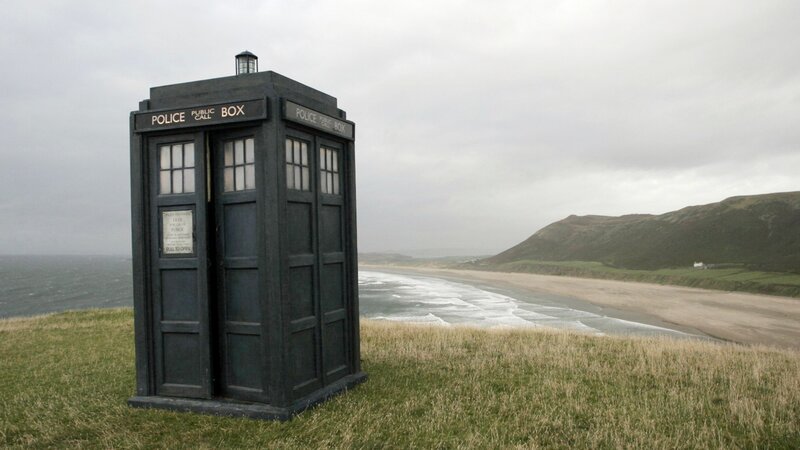 Black Police Box — Green