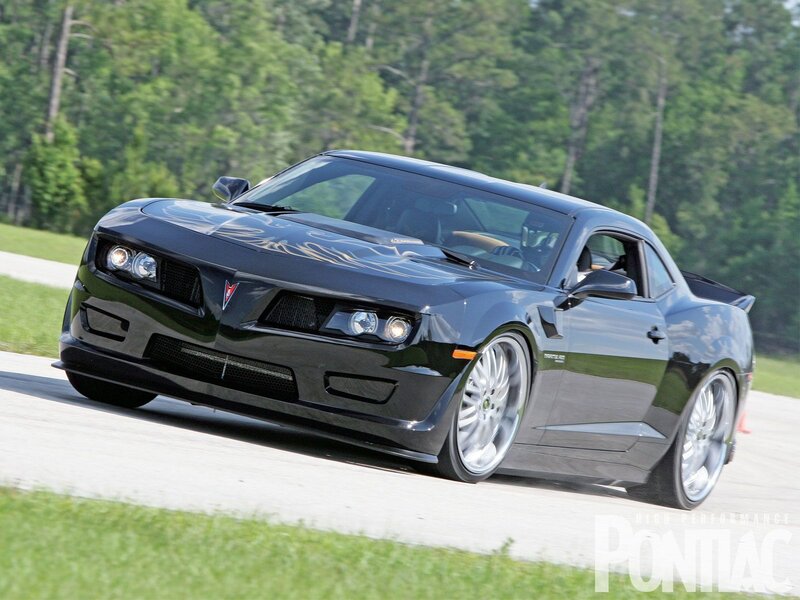Black Pontiac Camaro — Dynamic