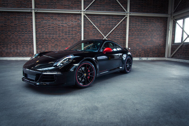 Black Porsche 911 Carrera S — Dramatic