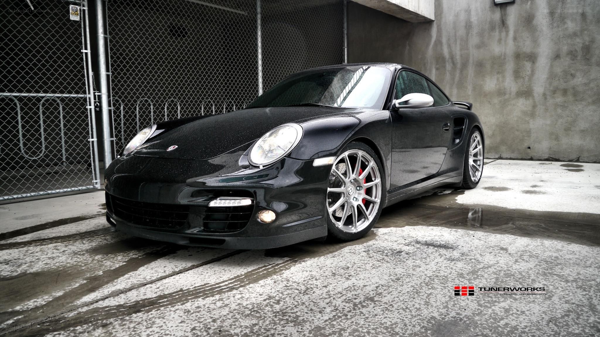 black porsche 911 turbo