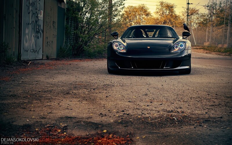 Black Porsche Carrera GT