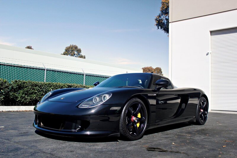 Black Porsche Carrera GT