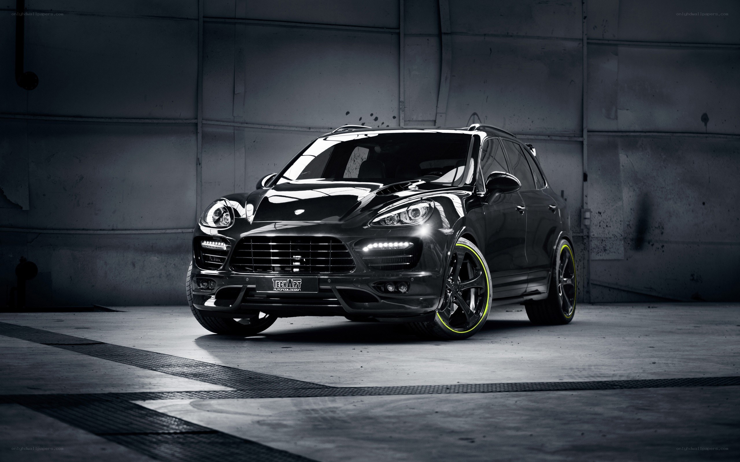 Black Porsche Cayenne