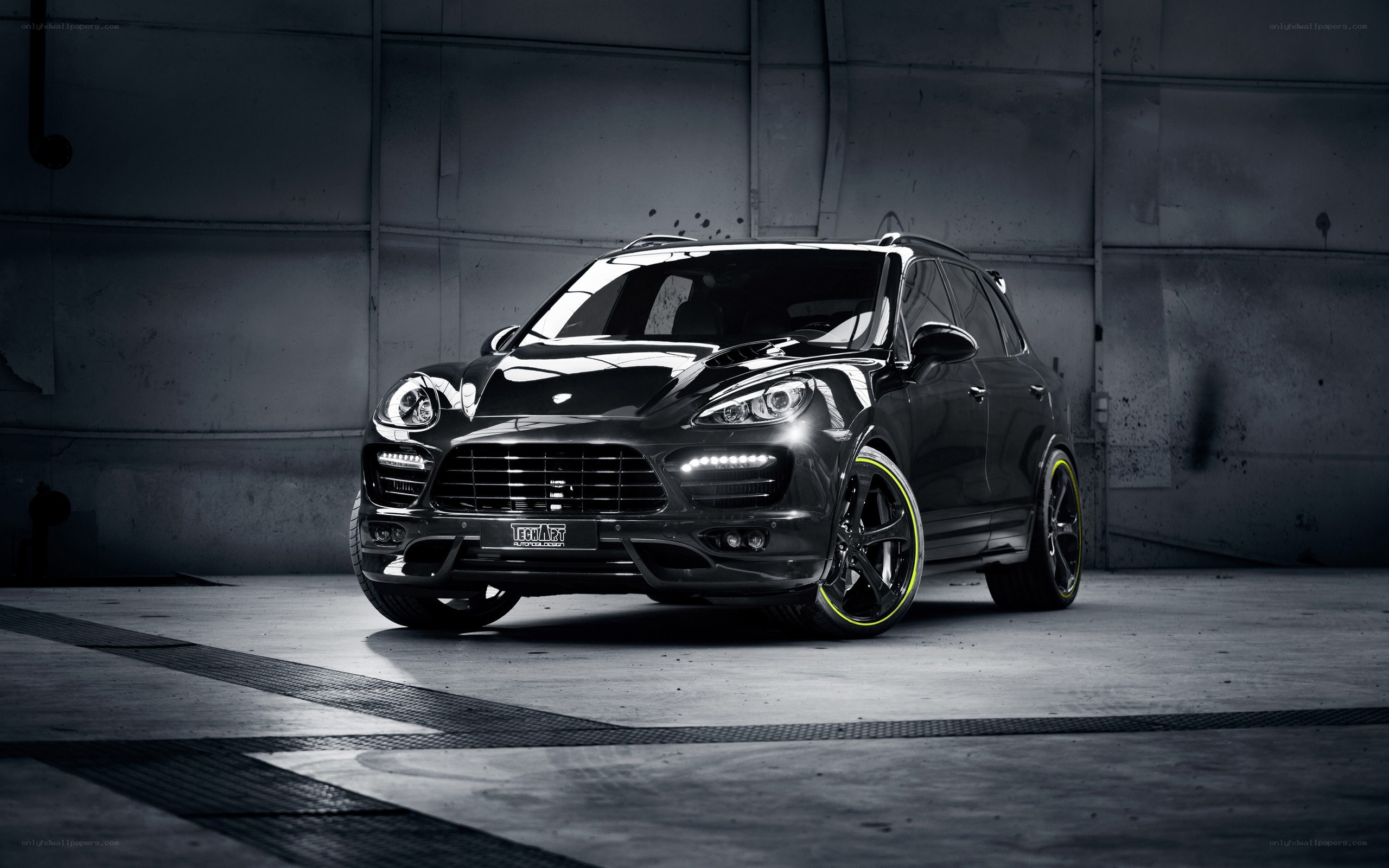 Black Porsche Cayenne