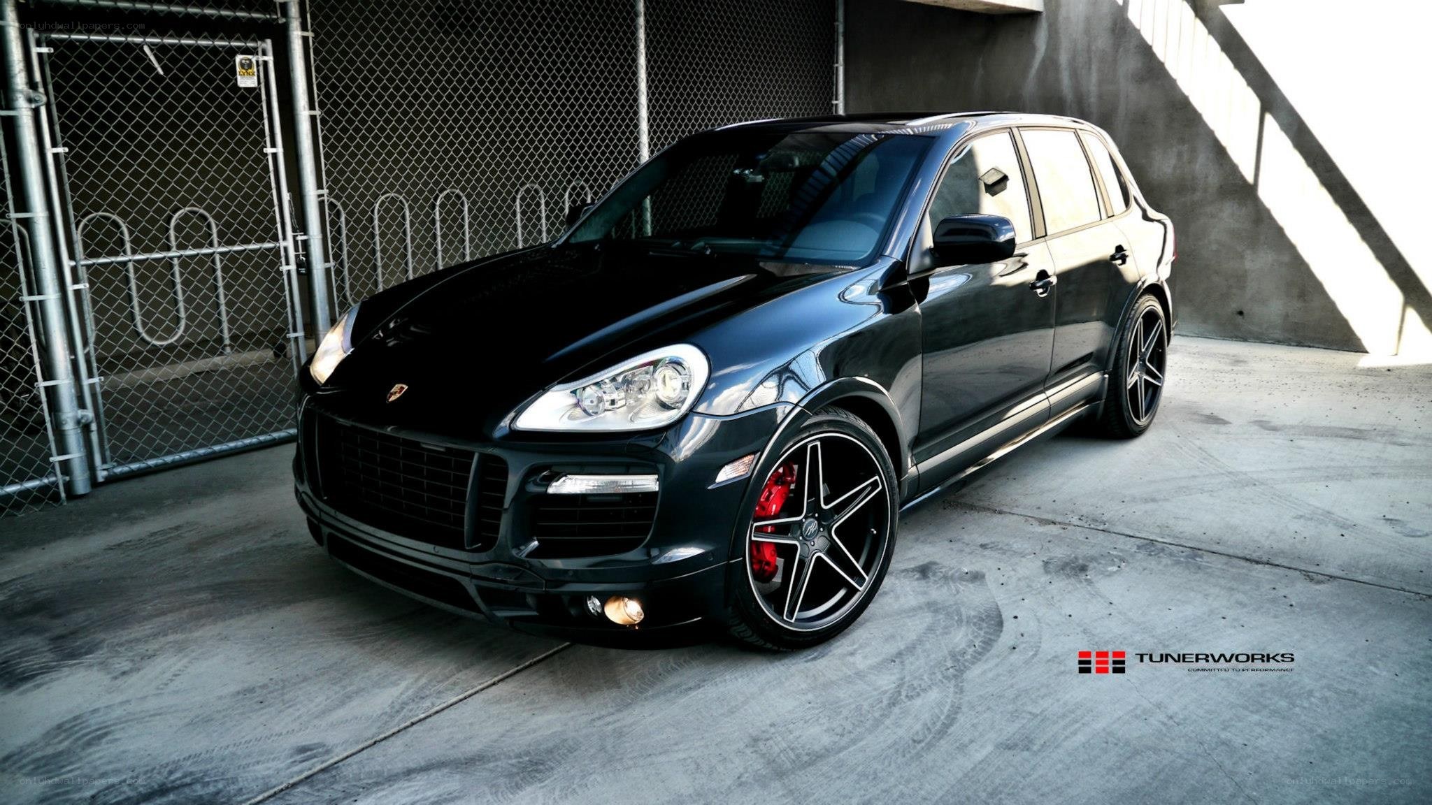 black porsche cayenne