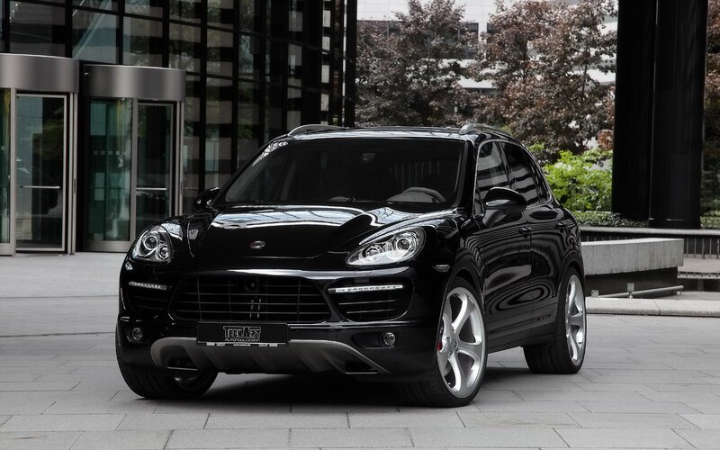 Black Porsche Cayenne — Modern