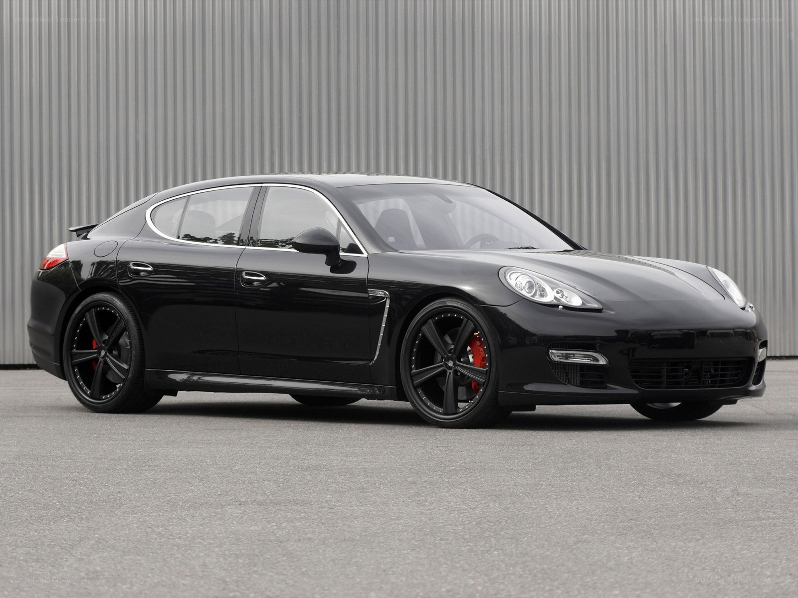 black porsche panamera