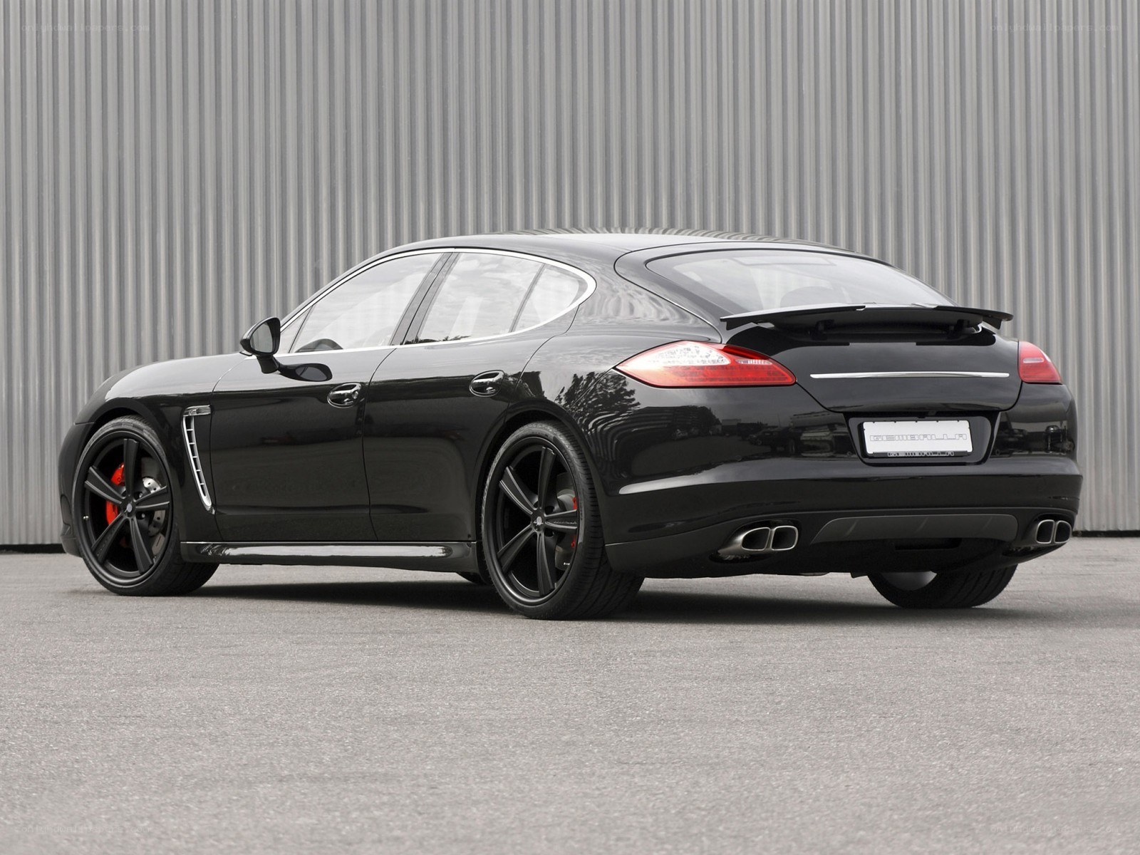 black porsche panamera