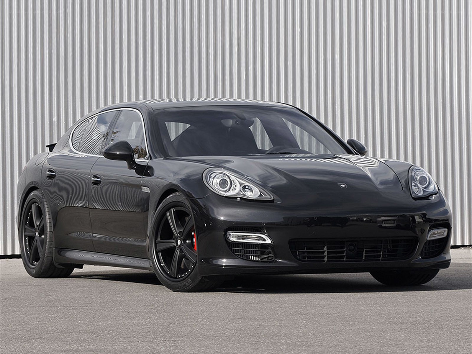 Black Porsche Panamera