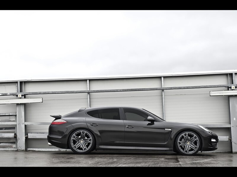black porsche panamera