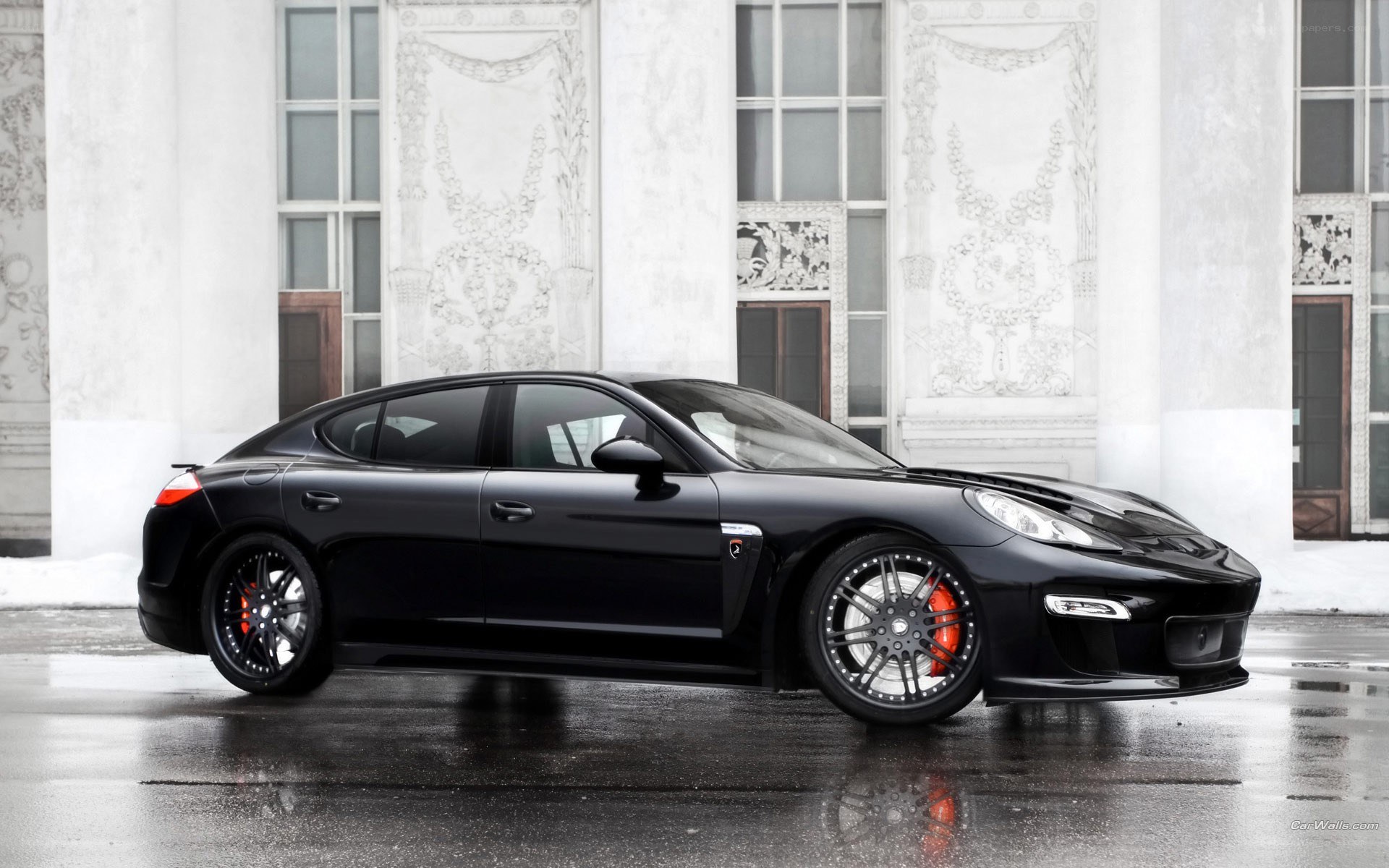 black porsche panamera