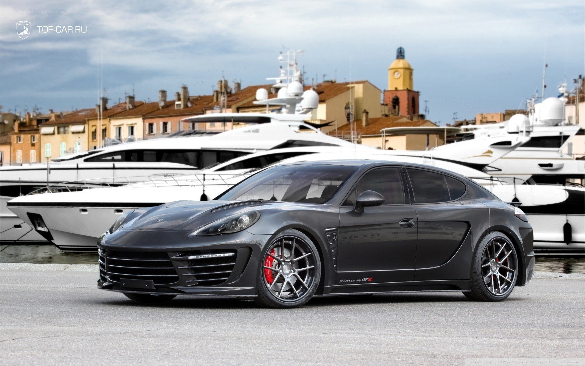 Black Porsche Panamera GT