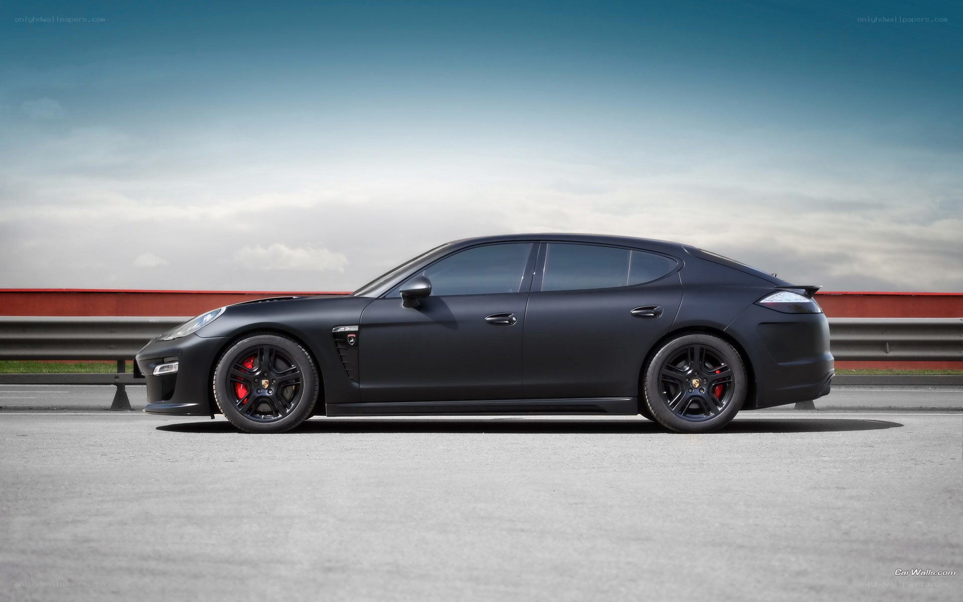 black porsche panamera on track