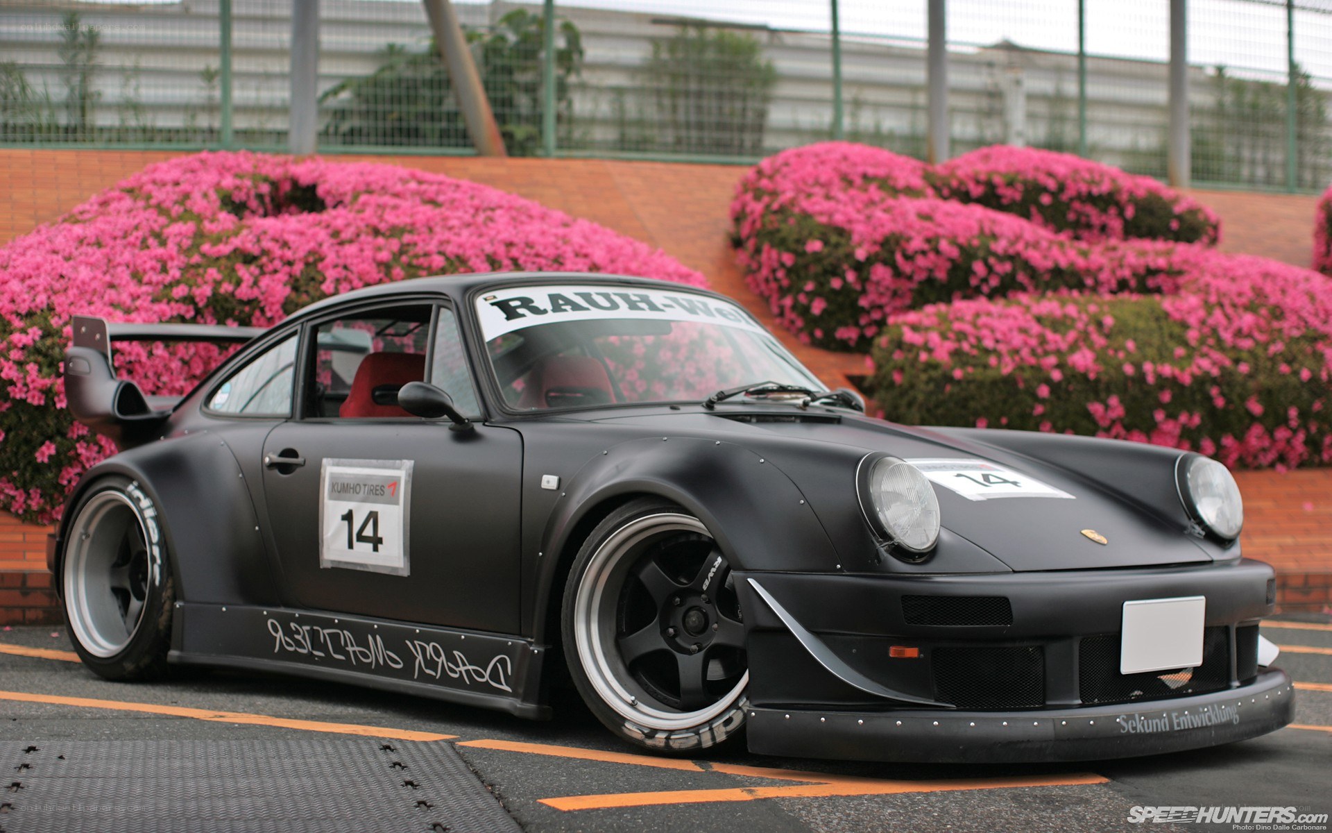 Black Porsche race car