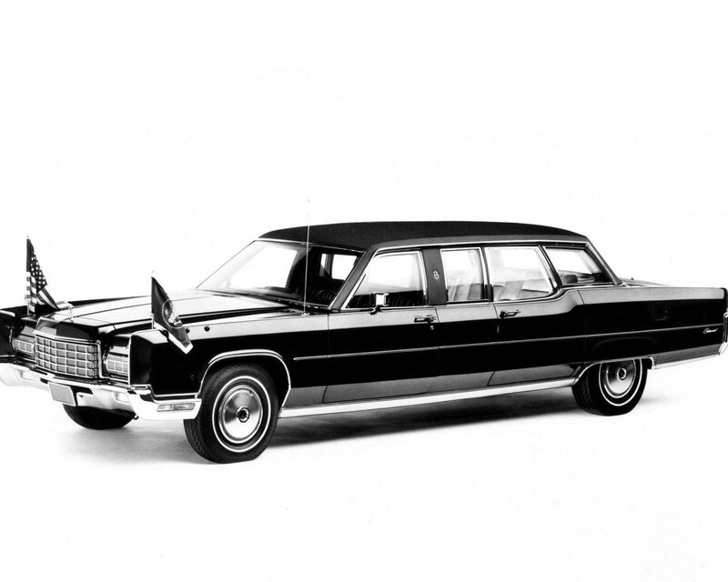 Black presidential limousine