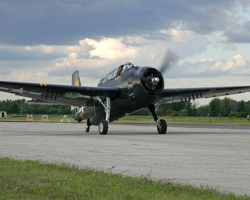 Black Propeller Plane — Gray