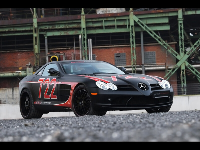 Black Race Car — Dynamic, Photograph