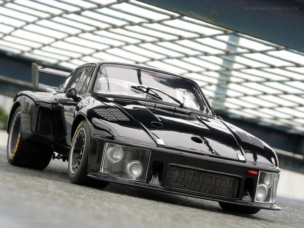 black race car model