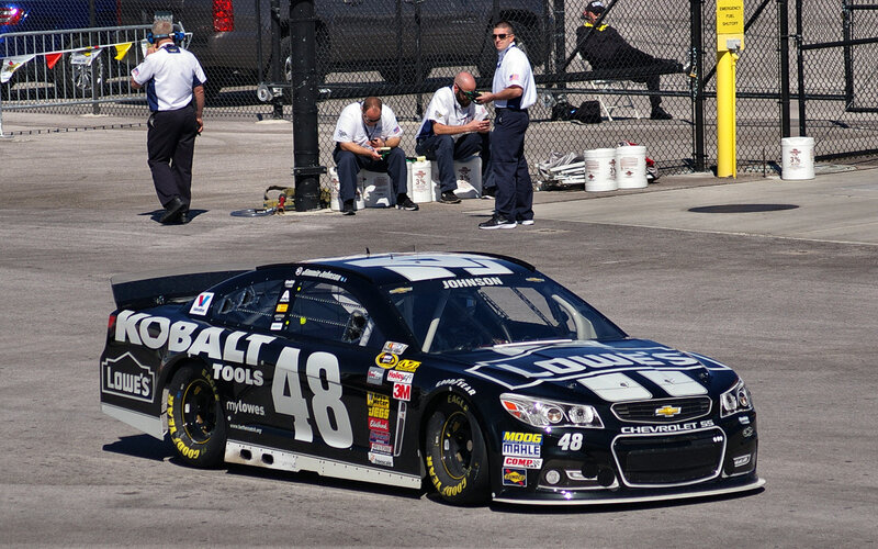 Black Race Car on Track — Active
