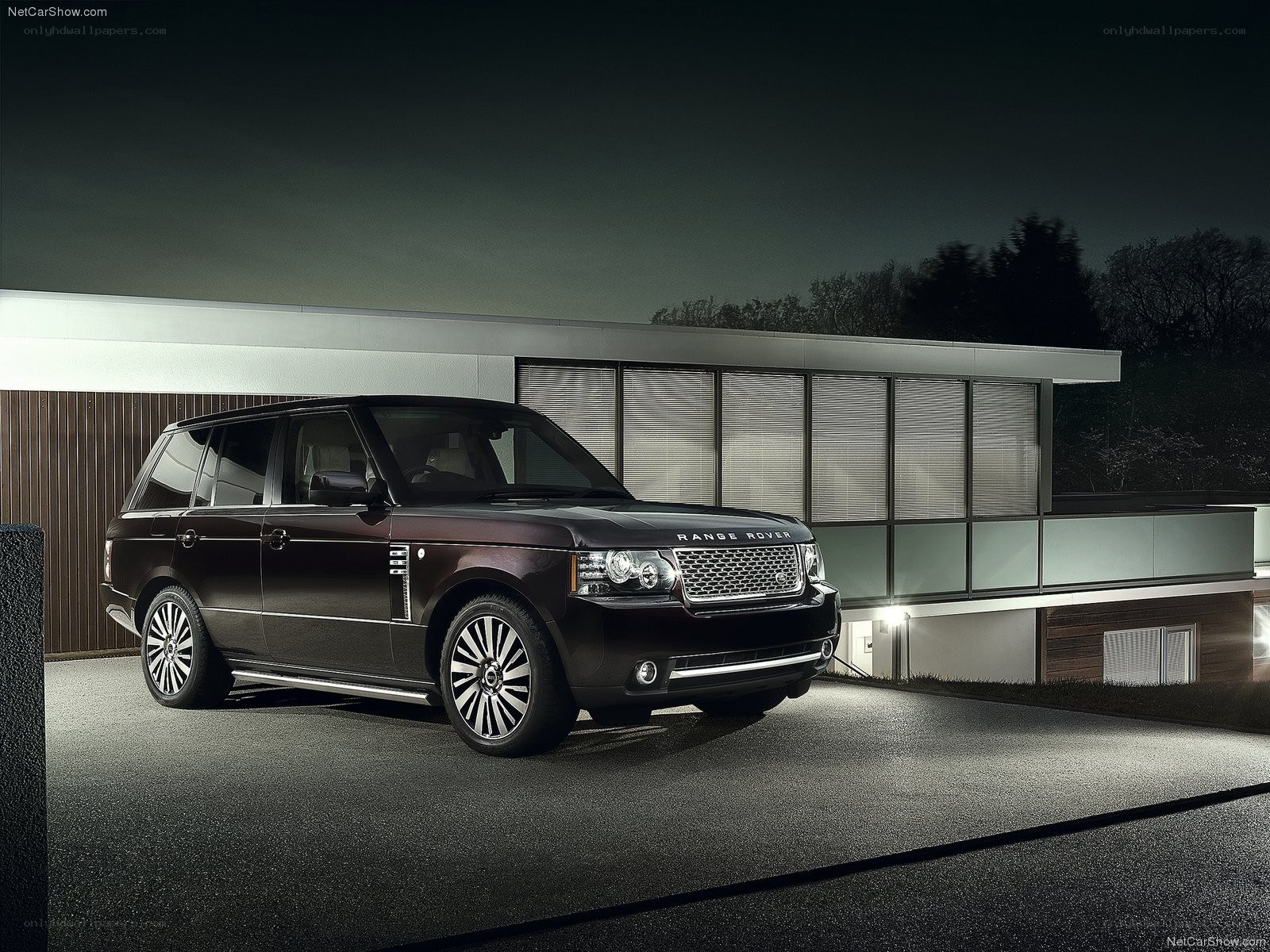 Black Range Rover at night