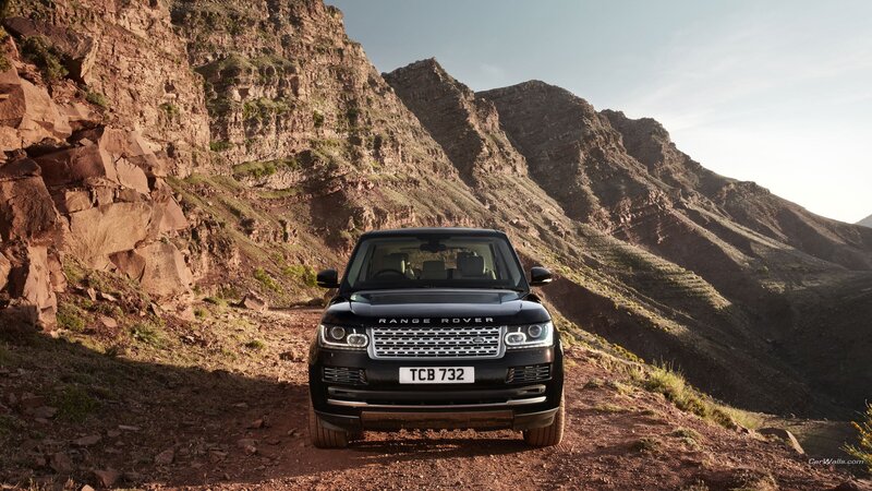Black Range Rover — Dramatic