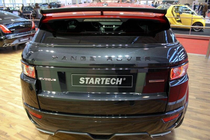 Black Range Rover Evoque — Neutral