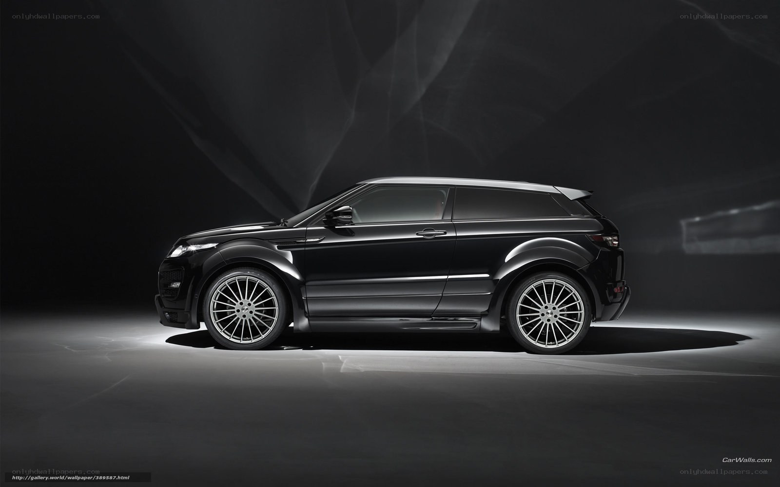 Black Range Rover Evoque