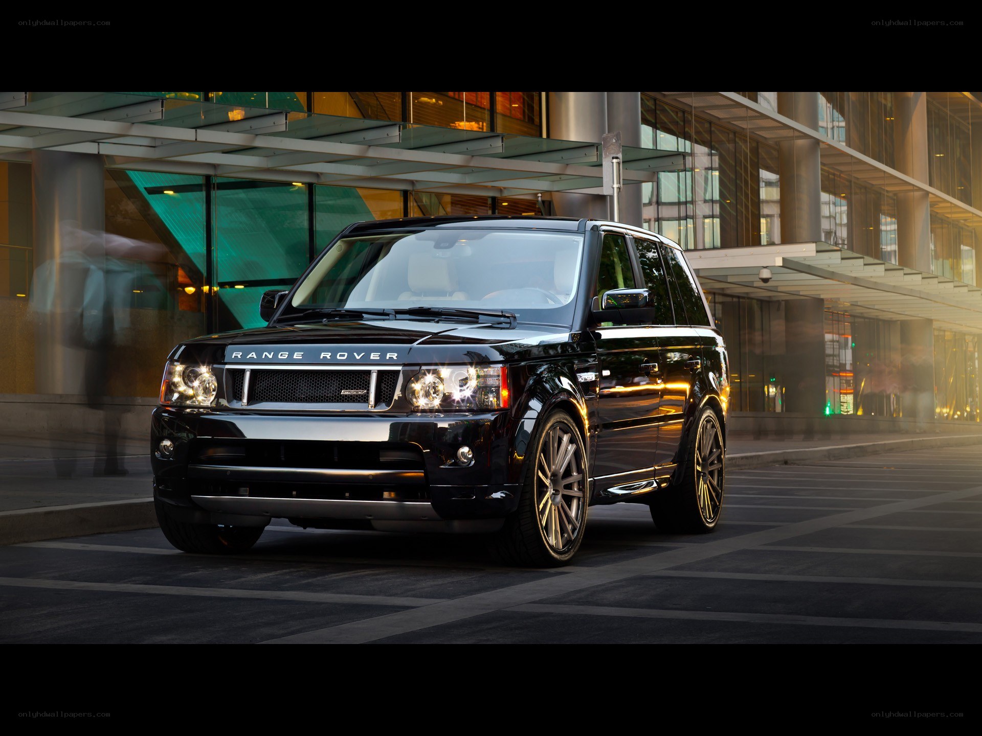Black Range Rover in city