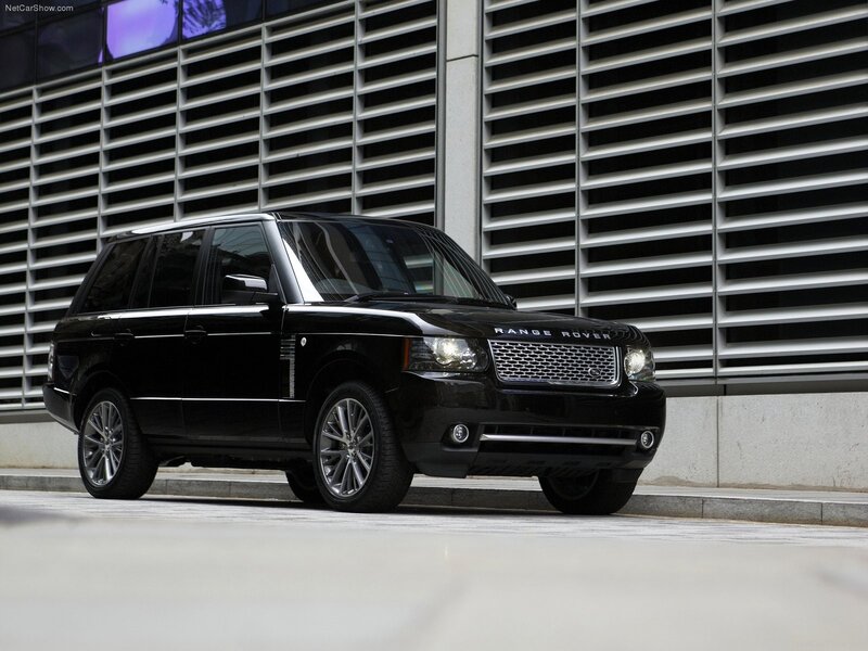 Black Range Rover — Modern