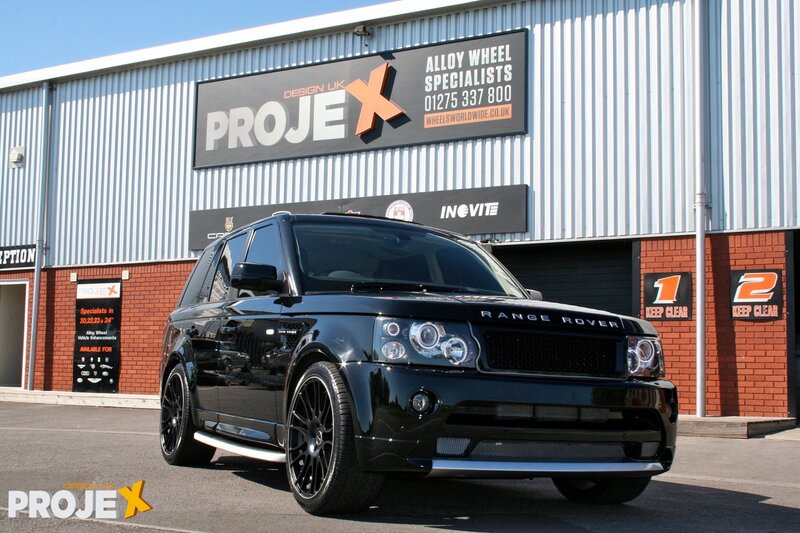 Black Range Rover outside ProjeX