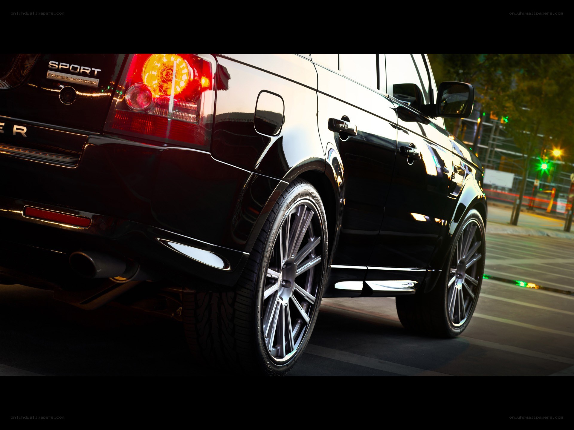 Black Range Rover Sport at night