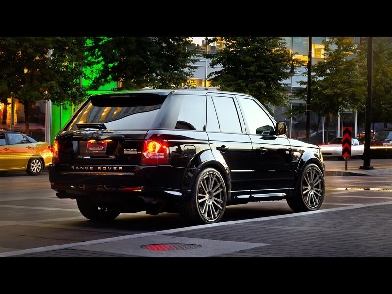 Black Range Rover Sport on city street