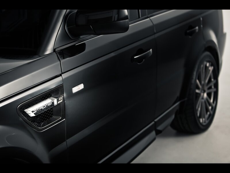 black range rover stromer