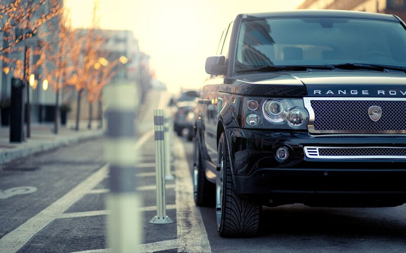 Black Range Rover Suv — Calm, Sunset