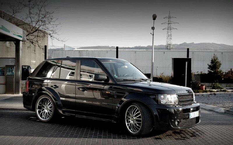 Black Range Rover Suv — Dramatic, Afternoon, Photograph