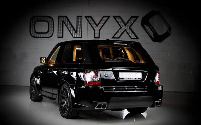 Black Range Rover Suv — Dramatic, Photograph, Car, Wall