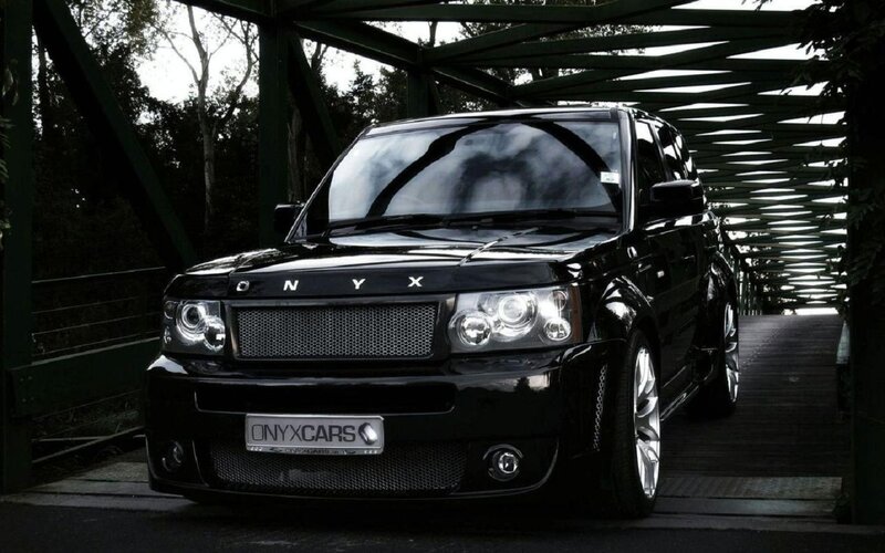 Black Range Rover Suv — Dramatic, Photograph
