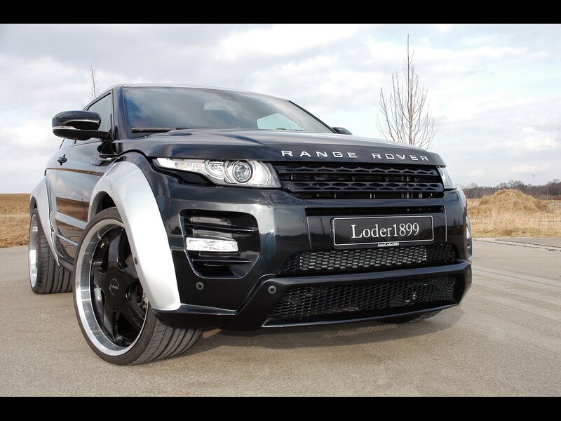 Black Range Rover Suv — Neutral, Autumn