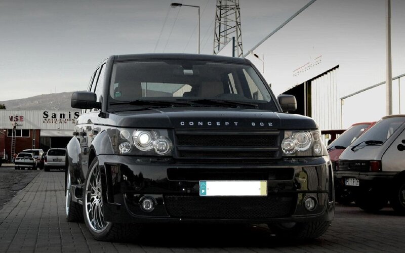 Black Range Rover Suv — Neutral