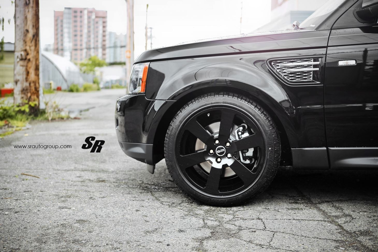 black range rover wheel