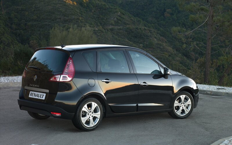 Black Renault Scenic parked outdoors