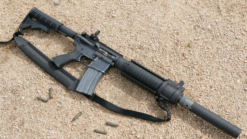 Black Rifle on Gravel — Neutral