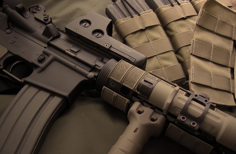 Black Rifle with Magazine — Brown