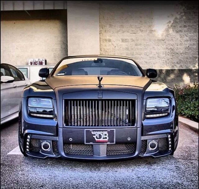 Black Rolls-royce Car — Dramatic, Afternoon