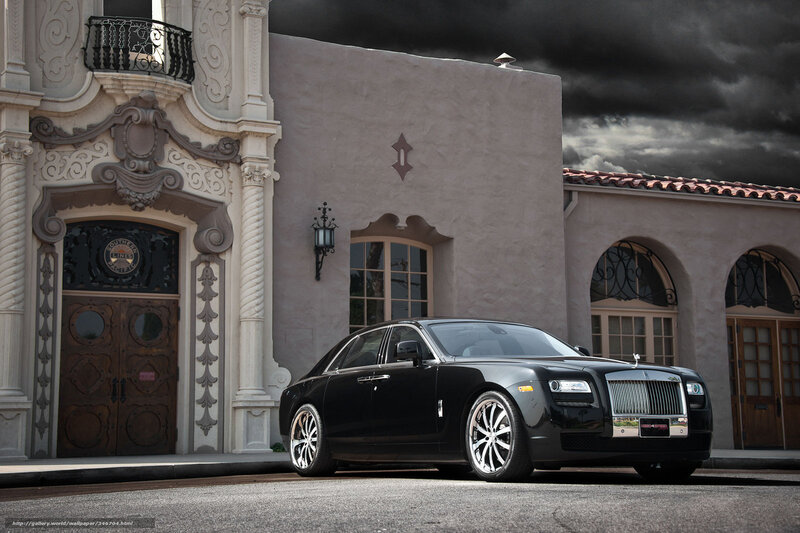 Black Rolls-Royce outside ornate building
