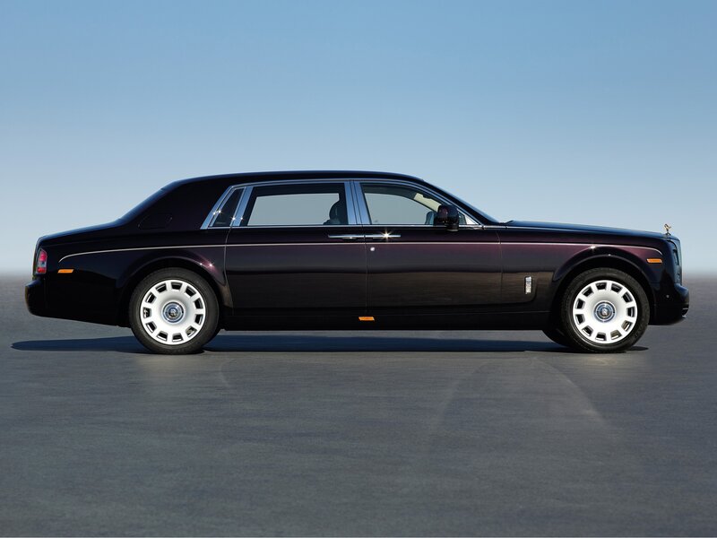 Black Rolls-Royce Phantom