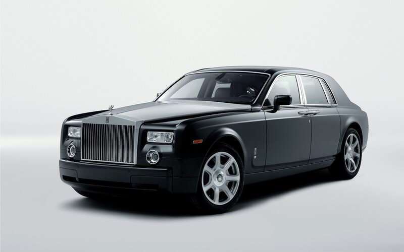 Black Rolls-Royce Phantom