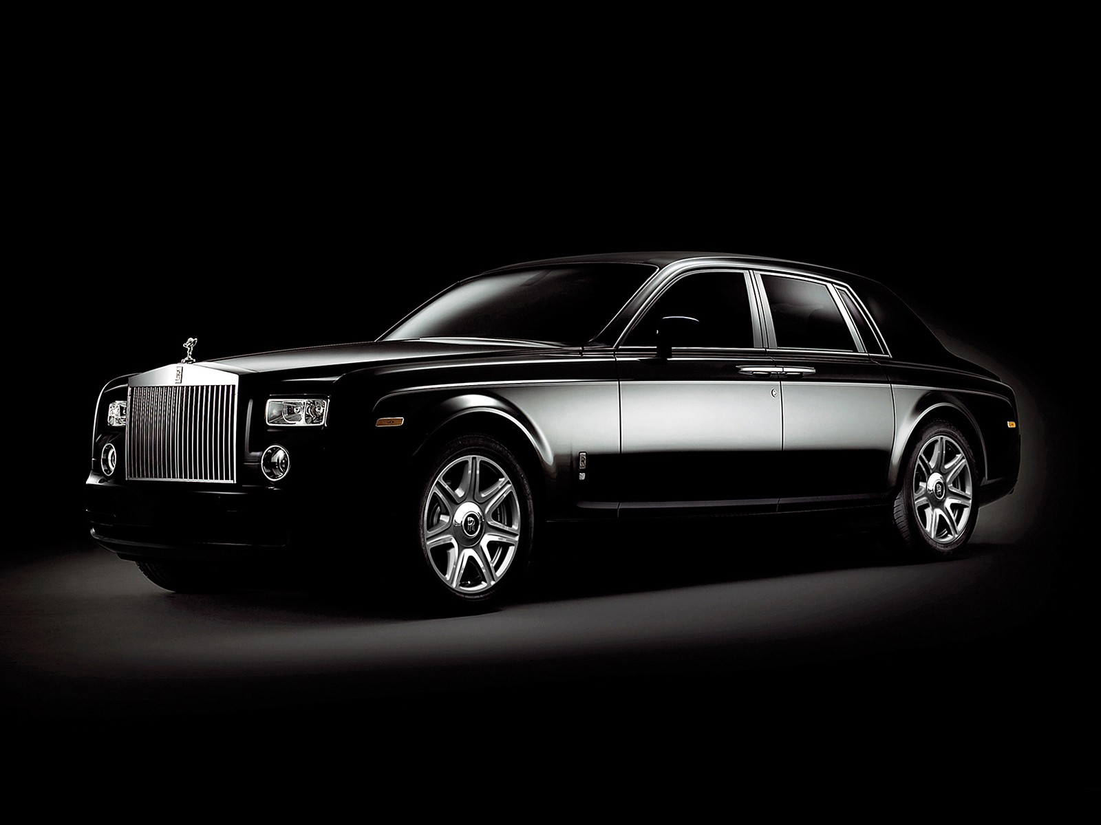 Black Rolls-Royce Phantom