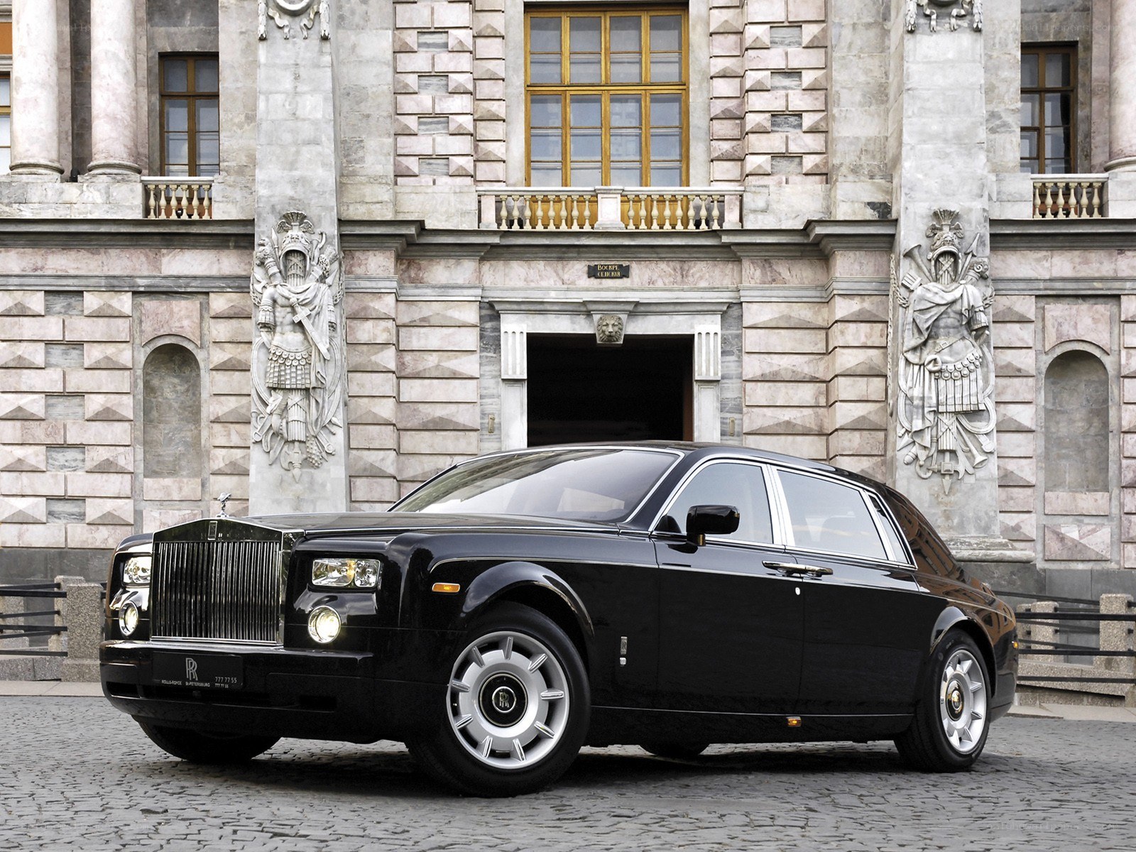 Black Rolls-Royce Phantom